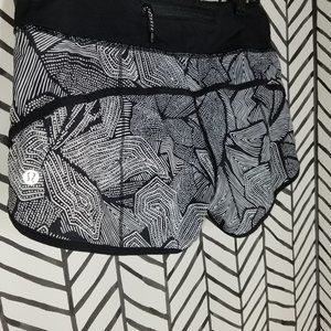 Lululemon Speed Short Dottie Tribe Black White 4
